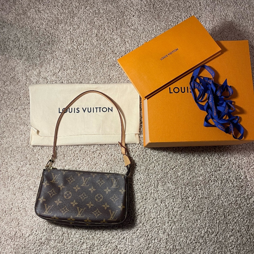 Louis Vuitton Pochette Accessoires